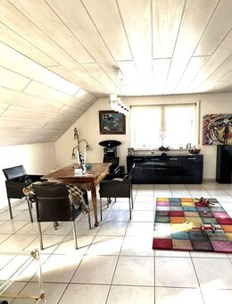 große 3-Zimmer-DG-Wohnung in Deizisau - Deizisau