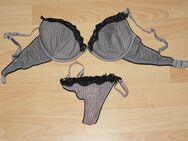 Unterschiedliche BHs, Dessous, Sets, Spitze, Lack-BH, BHs mit Kettenträger, Farben, Gr. 75B - Düsseldorf