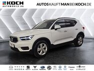 Volvo XC40, Momentum, Jahr 2021 - Berlin