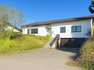Platz für die ganze Familie - Wohnhaus mit Doppelgarage und großem Garten in Erolzheim - Erolzheim