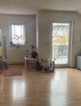 Gemütliche 2-Zimmer DG-Wohnung mit Balkon - Baden-Baden