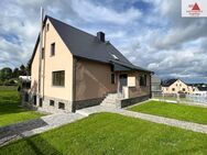 Großes neu saniertes Einfamilienhaus - Nähe Marienberg mit Photovoltaik-Anlage, Garten und Garagen! - Großrückerswalde