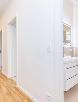 TOP ZUSTAND - bezugsfreie 2-Zimmer-Altbauwohnung! Renoviert, modernes Bad, ruhige Innenhof Lage! - Berlin