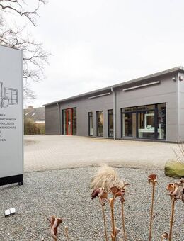 Modern leben und erfolgreich arbeiten - Stilvolles Wohnhaus mit vielseitiger Gewerbehalle- komplett vermietet- zu verkaufen - Oldenburg