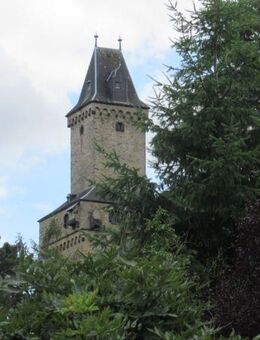 KRONBERG NAHE ZENTRUM: FAMILIENFREUNDLICHES EINFAMILIENHAUS MIT 260 QM WOHNFLÄCHE AUF 815 QM GRST. - Kronberg (Taunus)