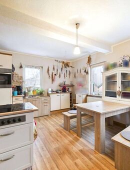 Hilders-Ortsmitte: Wohnhaus mit Scheune, Garage & viel Platz - 1.360?m² Grundstück - Hilders