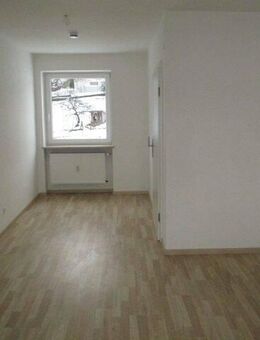 Schöne komplett neu renovierte 4-Zimmer Wohnung in Lalling bei Deggendorf - Deggendorf