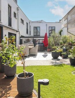 Elegantes Zuhause in Düsseldorf-Bilk mit 5 Tiefgaragenstellplätzen, und grünem Blick in den Park - Düsseldorf