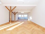 Oben in Berlin - Weitläufiges Dachgeschoss mit 4 Zimmern, Terrasse und Aufzug in erstklassiger Lage! - Berlin