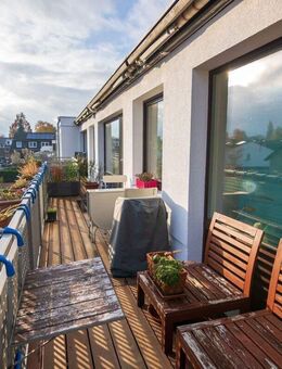 Sanierte Dachterrassenwohnung mit Stellplatz - Hamburg