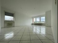 Renovierte, lichtdurchflutete 3-Zimmer-Wohnung, zentrale Lage - ab 01.07. - Nauheim