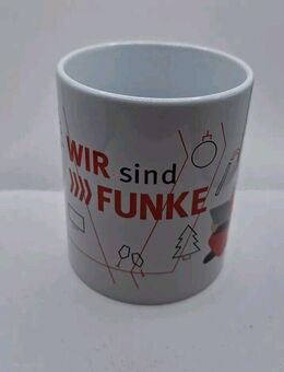 Weihnachtstasse Medienkonzern Funke "Wir Sind Funke" (Neu) 10cm hoch 8cm breit - Essen