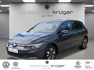 VW Golf, 1.0 8 eTSI Move digitales, Jahr 2023 - Bad Krozingen
