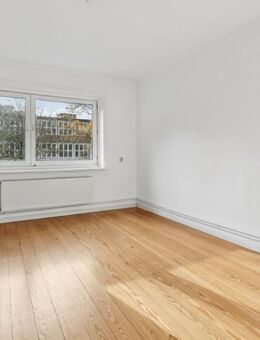 Ruhige, sonnendurchflutete 2,5-Zimmer-Altbauwohnung mit Tageslichtbad - Hamburg