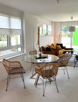 Barrierefreie, helle 2-Zi.-Wohnung im betreuten Wohnen mit Terrasse - komfortabel & zentral. - Herrenberg