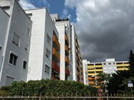 Helle Obergeschosswohnung mit Dachterrasse, Loggia und traumhaftem Fernblick - Tiefgaragenstellplatz - Maintal