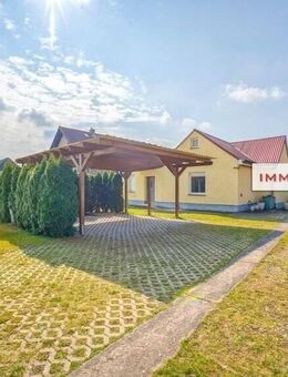 IMMOBERLIN.DE - Ideal ausgerichtetes Grundstück mit Einfamilienhaus & Bungalow - Ahrensfelde
