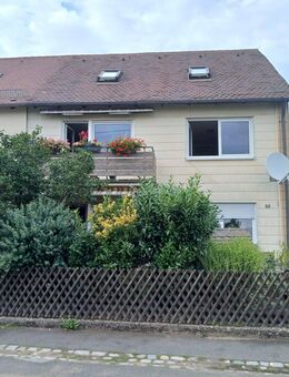 Schöne Doppelhaushälfte mit 2 Wohnungen und Ausbaumöglichkeit im Dachgeschoss in wunderschöner Lage von Lohe - Nürnberg
