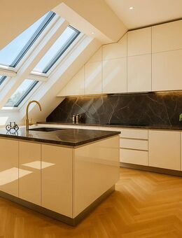 !Luxuriöses Penthouse mit Blick über die malerischen Weinberge. Über 4 m hohe Decken! - Alzenau