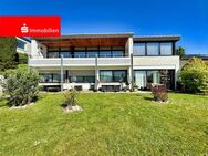 Großzügiges Einfamilienhaus mit zwei Einliegerwohnungen und traumhaftem Ausblick in Bad Wildungen - Bad Wildungen