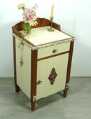 Jugendstil Nachttisch Beistellschrank 1 Türe 1 Schublade Hellcreme + Eiche Vollholz um 1900 in 53489