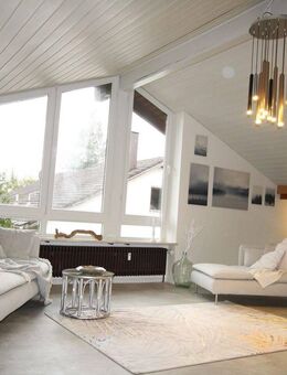 MÖBLIERT Bezug n. Sanierung lichtdurchflutete 65qm-Dachgesch.-Wohnung in Mü-Waldtrudering / Bus 200m - München