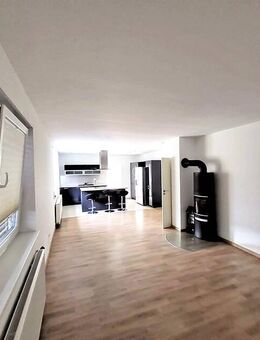 ETW in Zweibrücken, 3 ZKB, Balkon, ca. 80 m2 mit Garage, Stellplatz und Gartenanteil - Zweibrücken