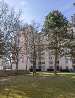 Kapitalanlage: Großzügige 2 1/2 -Zi. Wohnung mit Loggia in Nbg. - Langwasser / Wohnung kaufen - Nürnberg