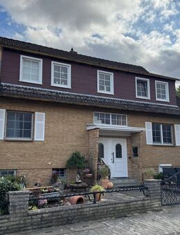 Zweifamilienhaus in Warberg – Viel Raum, Garten und Garage - Warberg