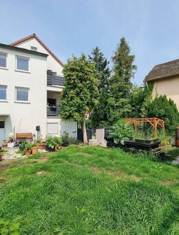 Charmante Doppelhaushälfte mit großem Garten als Kapitalanlage oder für Eigennutzer - Schwanstetten