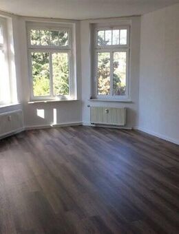 Großzügige 2-Zimmer Wohnung im Herzen von Altenburg - Altenburg