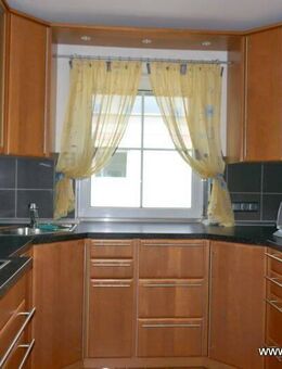 # Tolle Wohnung mit vielen Vorzügen: EBK, Einzelgarage mit Strom; 2 Kellerabteile! - Viereth-Trunstadt
