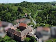 Vier-Seiten-Hof mit großem Grundstück in landschaftlich schöner Lage - Arnstein Arnstedt