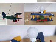 Neuwertige Flugzeug Deckenlampe Pendelleuchte Holz bunt 31x29x75 cm LxBxH E27 Kind Kleinkind Baby Kinderzimmer *** versicherter Paketversand 5,49 € - Schladen-Werla