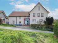 Haus mit Aussicht: Ihr Zuhause in Feldrom mit rentabler Ferienwohnung im Grünen - Horn-Bad Meinberg
