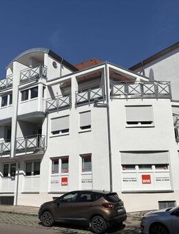 Renovierte 3-Zimmer-Wohnung mit Balkon in zentraler Lage von Laupheim mit Tiefgaragenplatz - Laupheim