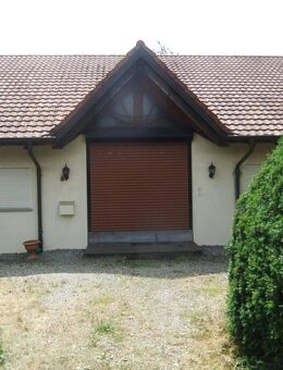 Ensemble Einfamilienhaus mit noch 1 zusätzlichen Bauplatz 0,57 ha Ortsrandlage, schöner Blick - Hilzingen