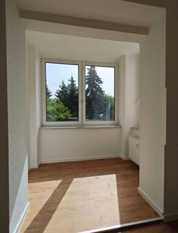 Modernes Wohnen in ruhiger Lage - mit Laminat & frischer Farbe - Leipzig