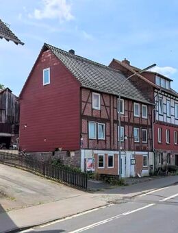 Sanierungsbedürftiges Haus mit Scheune und Nebengebäude - Reinhardshagen