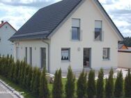 Wohnhaus in ländlicher Lage auf großem Grundstück ** PV-Anlage** Wärmepumpe* QNG-Zertifiziert ** EUR 150.000.- KfW - Püchersreuth