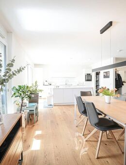 Nur 5 Minuten zur Uni- Seniorengerecht! Hochwertige 3,5-Zimmer Penthousewohnung mit großer Terrasse - Estenfeld