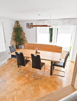 Charmante Maisonette-Wohnung mit Terrasse, Balkon und 2 TG-Stellplätze in Leonberg-Eltingen! - Leonberg (Baden-Württemberg)