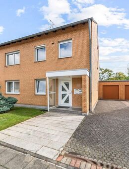 Gepflegtes Zweifamilienhaus mit Garage und Garten in ruhiger Lage von Hürth - Hürth