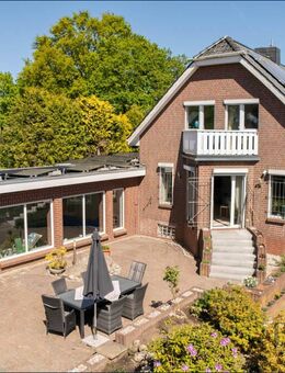 Exklusives Einfamilienhaus mit Schwimmbad, Einliegerwohnung und unverbaubarer Weitblick - Langen (Landkreis Cuxhaven)