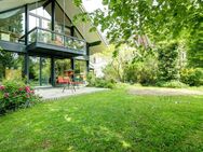 Wohntraum aus Glas und Holz mit bezauberndem Garten wartet auf Sie in Gröbenzell nahe München! - Gröbenzell