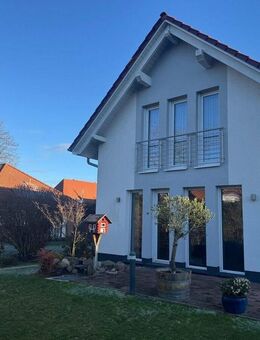 Gehobenes Einfamilienhaus in zentraler Lage von Großburgwedel wartet auf neue Besitzer! - Burgwedel