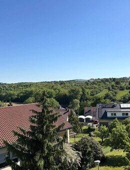 3-Zimmer-Eigentumswohnung in Aussichtslage mit Balkon und Garage in Weiler zum Stein! - Leutenbach (Baden-Württemberg)