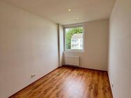 Erstbezug nach Sanierung mit EBK & Balkon - freundliche 3-Zimmer-Wohnung in Lübbecke - Lübbecke