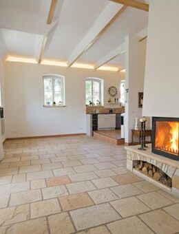 Bezugsfreie Maisonettewohnung im Hofgut Zöbigker mit Garten und Balkon, direkt am Cospudener See! - Markkleeberg