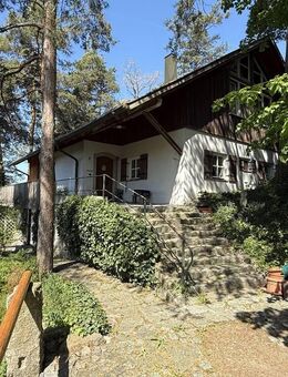 Wohnhaus in idyllischer Lage mit Carport und zwei Schuppen - Walderbach